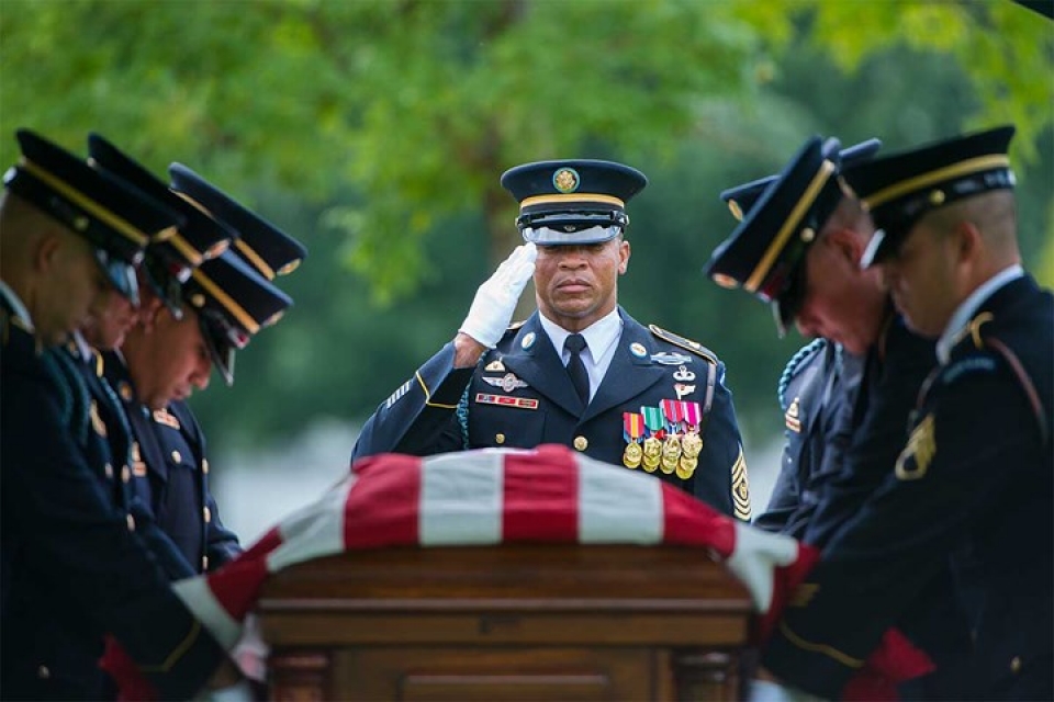 nhung khoanh khac xuc dong trong doi binh nghiep cua binh si my