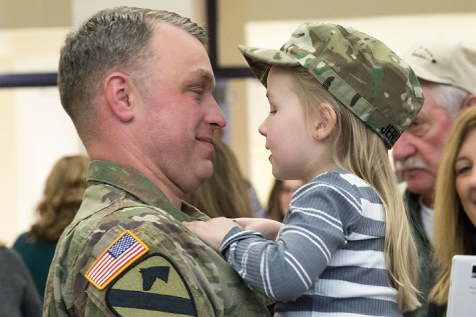 nhung khoanh khac xuc dong trong doi binh nghiep cua binh si my