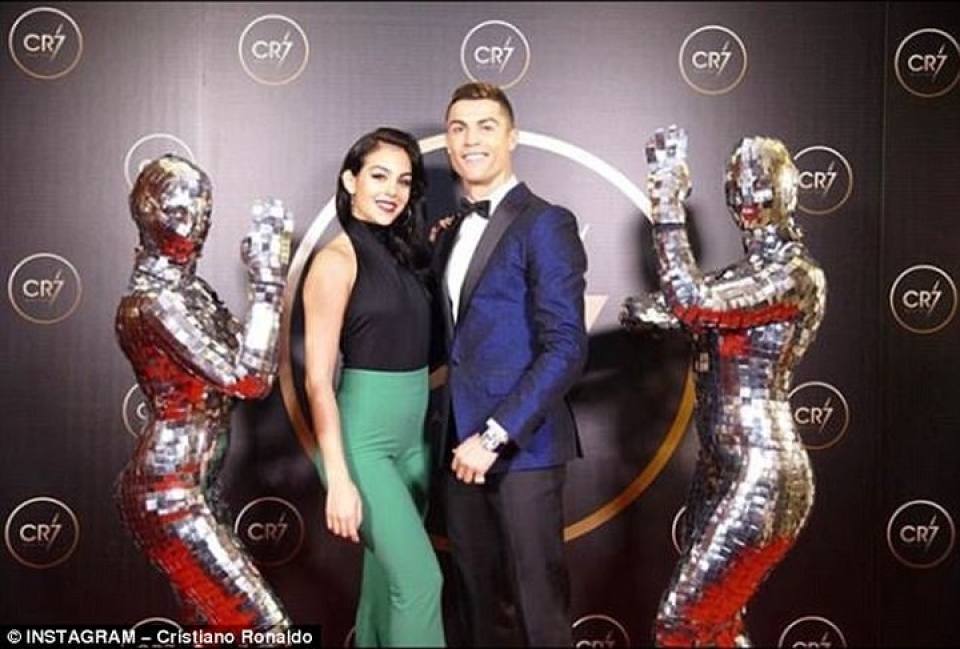cr7 to chuc tiec mung nam 2017 dai thanh cong