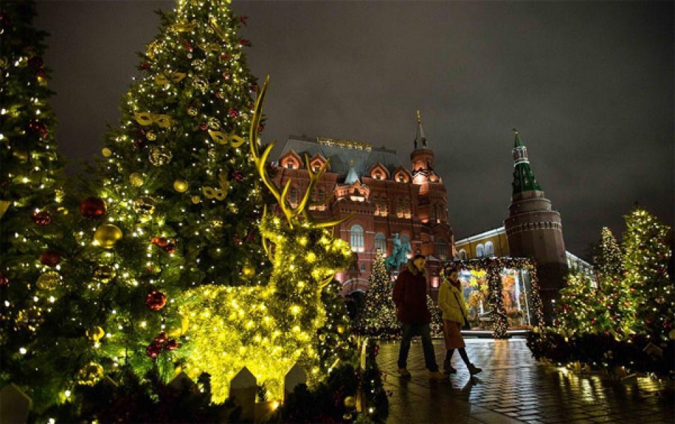 ma n nha n canh trang hoang don nam moi o moscow