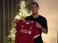 Virgil van Dijk chính thức trở thành hậu vệ đắt nhất thế giới