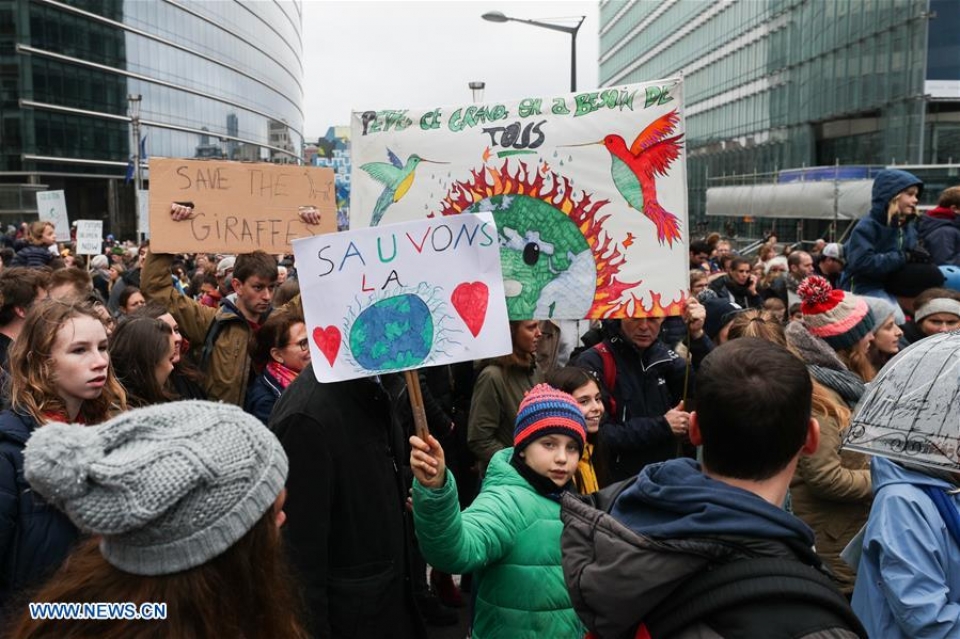 bi 70000 nguoi tuan hanh keu goi bao ve khi hau