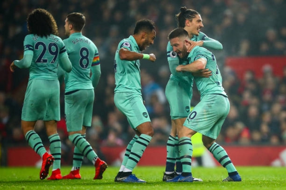 mu 2 2 arsenal quy do giuong co trang o premier league