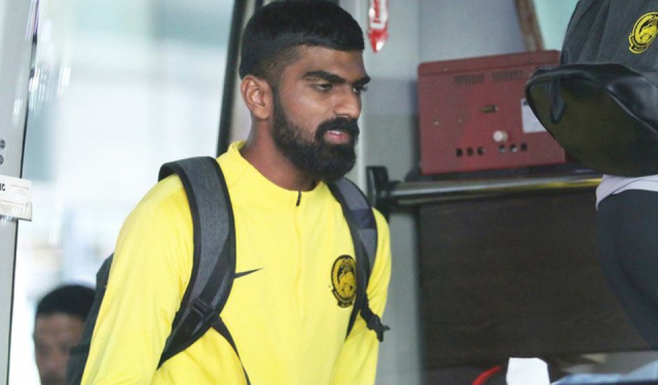 thoi tiet doi thu dang gom cua doi tuyen malaysia trong tran dau o my dinh