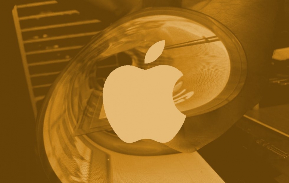 iphone 11 co the dung man hinh oled deo dac biet cua samsung