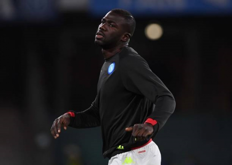 mu pha ket tau sieu trung ve va hang thu voi gia ky luc