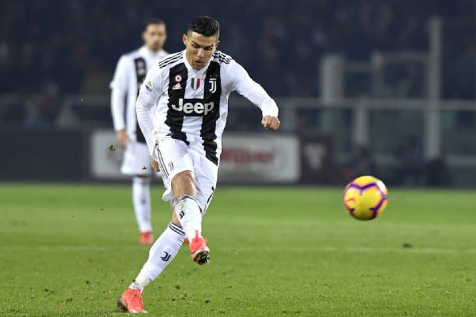 cuoc dua chiec giay vang chau au messi tai lap the thong tri