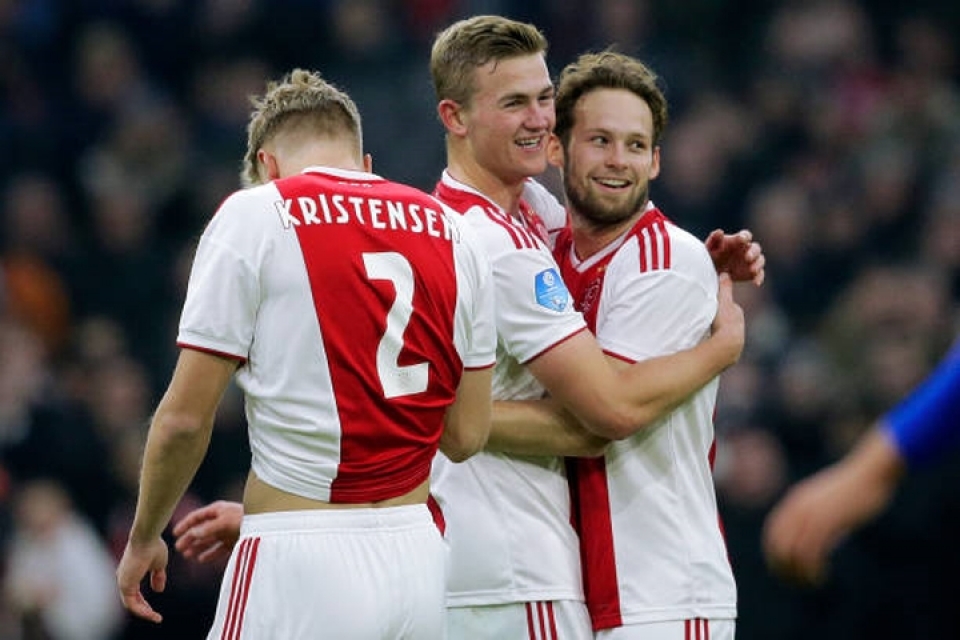 hau ve matthijs de ligt rang ro trong ngay nhan giai cau be vang 2018