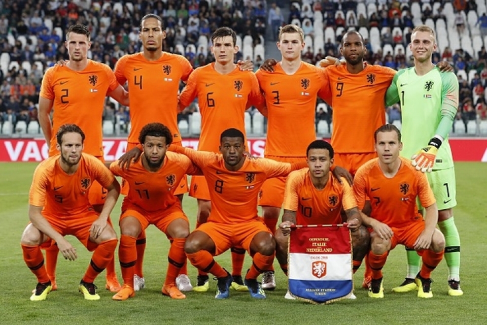 hau ve matthijs de ligt rang ro trong ngay nhan giai cau be vang 2018