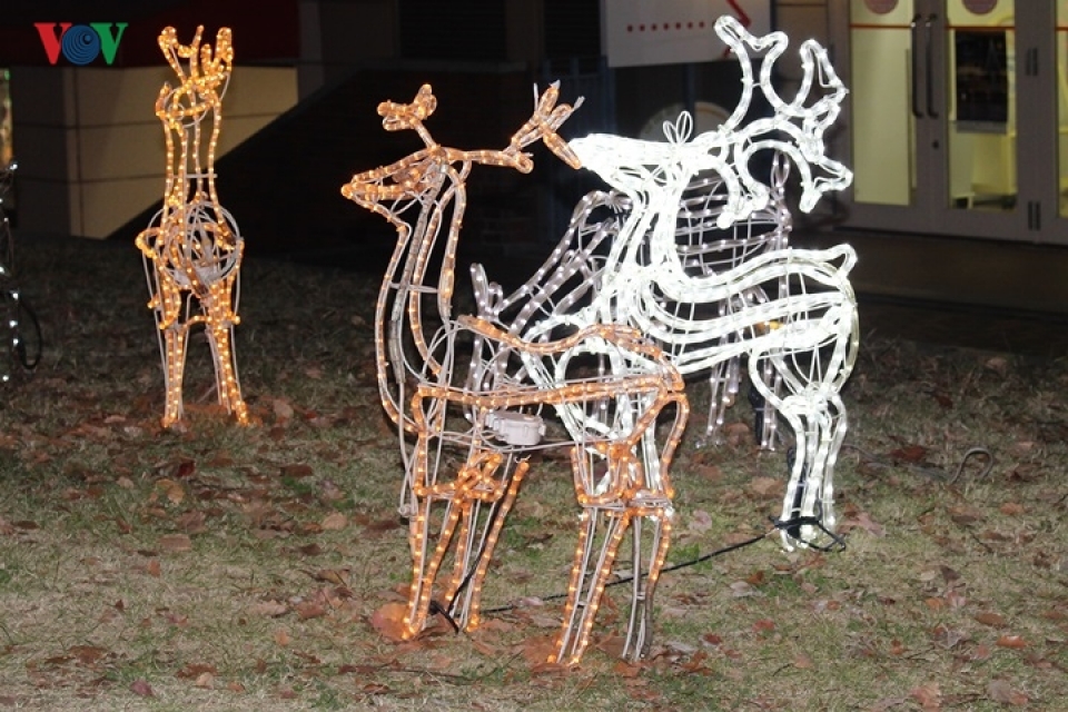 nhat ban khong khi noel suoi am mua dong lanh gia