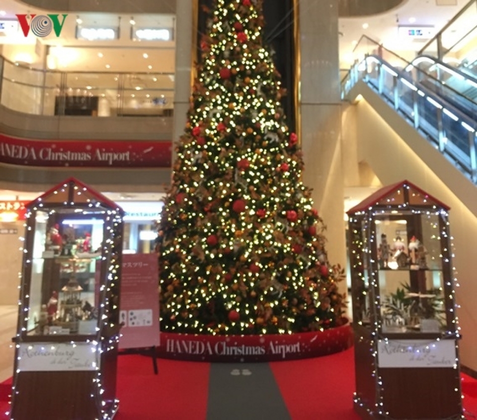 nhat ban khong khi noel suoi am mua dong lanh gia