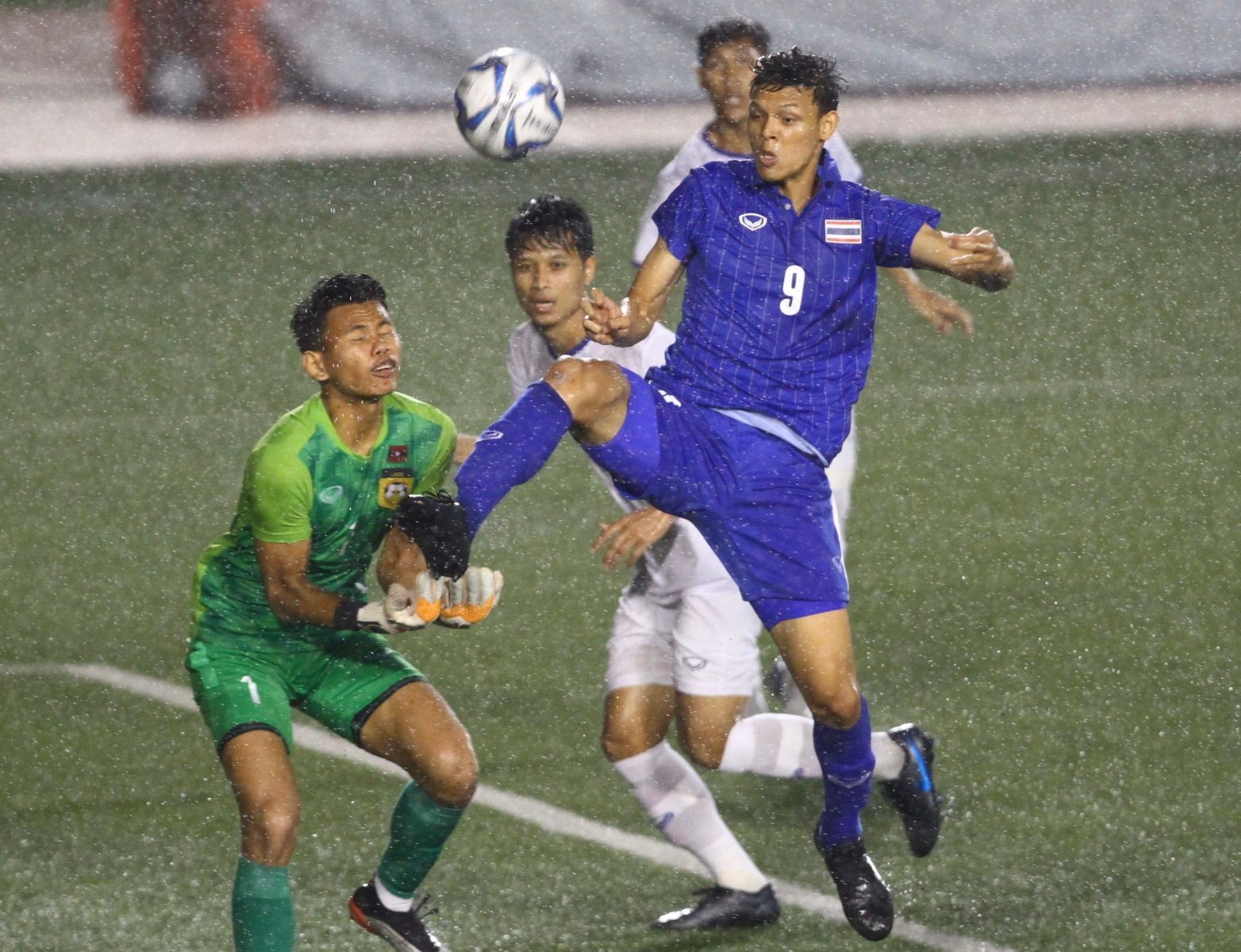 bao thai lan tho phao sau khi thang lao lo lang bat loi truoc khi dau u22 viet nam