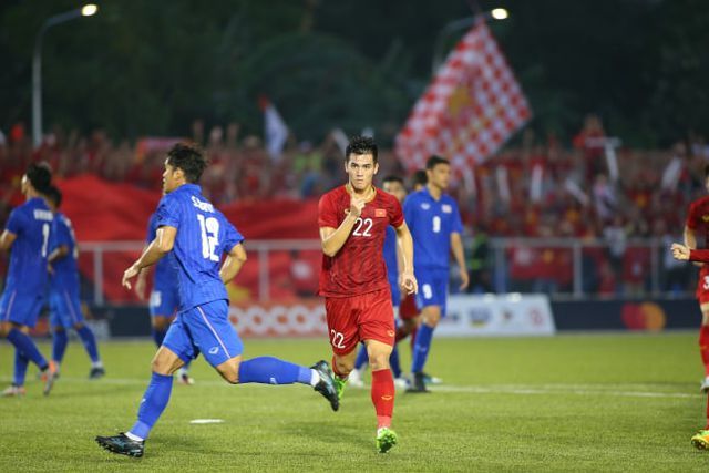 U22 Việt Nam vào bán kết với ngôi đầu bảng, U22 Thái Lan ngậm ngùi về nước hoa u22 thai lan u22 viet nam vao ban ket voi ngoi dau bang