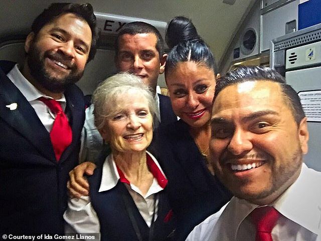 nu tiep vien hang khong 79 tuoi kien hang bay vi bi duoi viec