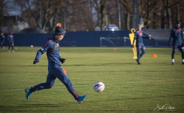 cong phuong miet mai tap luyen cho ngay duoc ra san o sint truidense