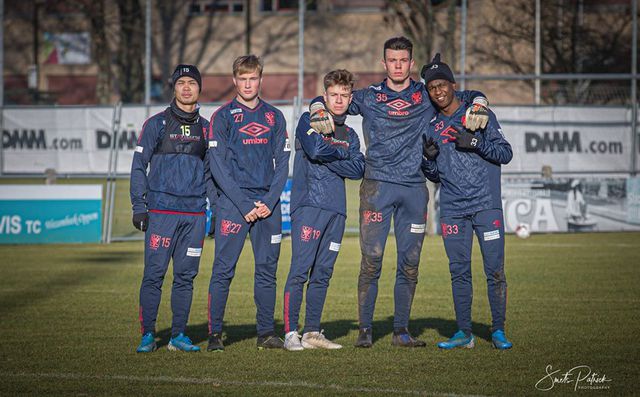 cong phuong miet mai tap luyen cho ngay duoc ra san o sint truidense