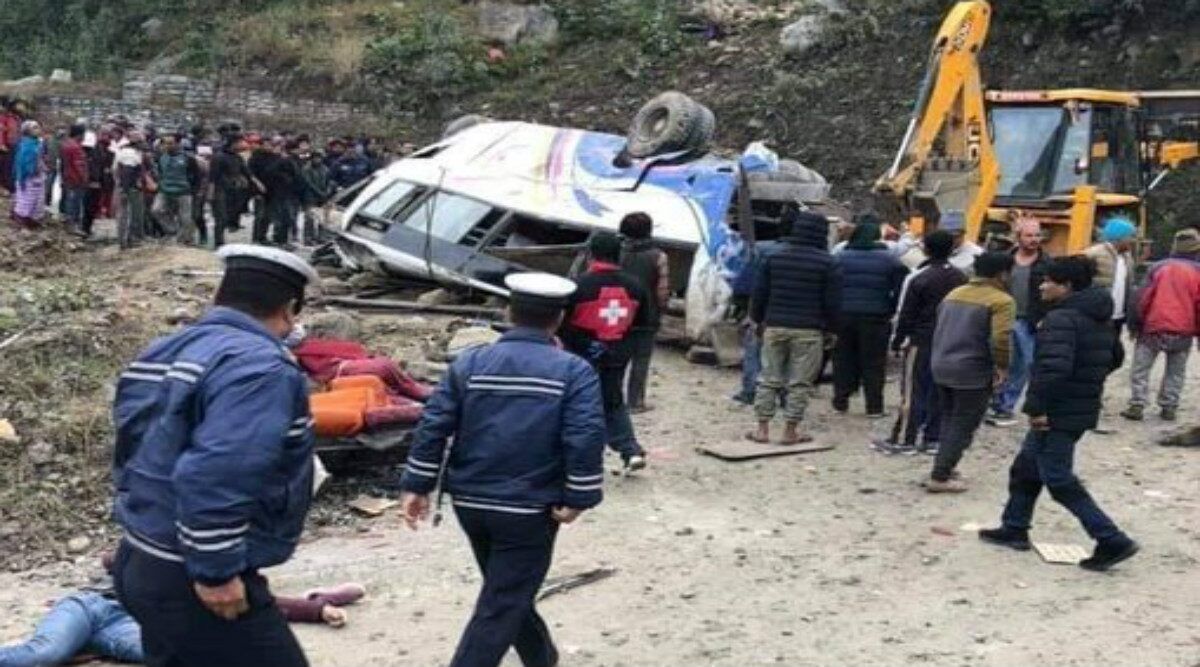 nepal tai nan xe buyt tham khoc it nhat 14 nguoi thiet mang