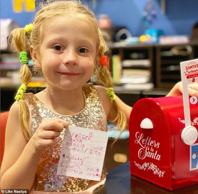 be gai nga 5 tuoi kiem 18 trieu usdnam nho lam video vlog