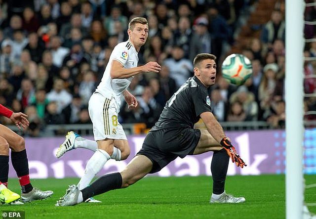 hoa bilbao real madrid hut hoi trong cuoc dua voi barcelona