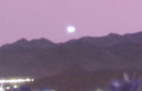 Video UFO khổng lồ trên bầu trời Las Vegas, Mỹ lan truyền chóng mặt trên mạng xã hội