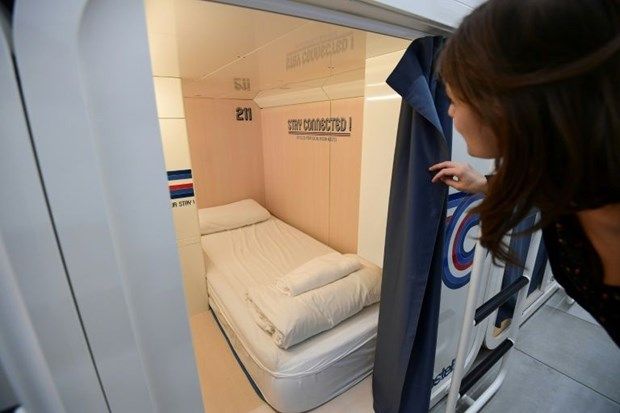 italy doc dao mo hinh khach san con nhong milan