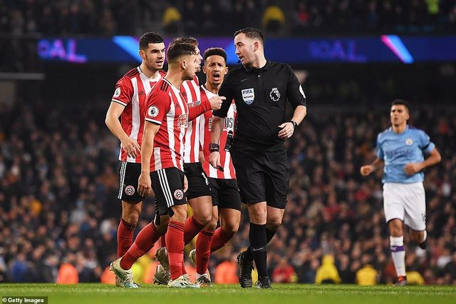 man city vat va gianh chien thang tren san nha kem doi dau bang 14 diem