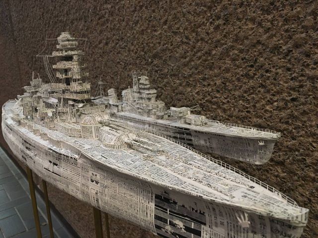 ngam cuc pham tau chien dep tung chi tiet duoc lam tu giay bao cu