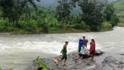 Dự báo thời tiết đêm nay và ngày mai (1-2/12): Bắc Bộ rét về đêm và sáng sớm; Nam Trung Bộ mưa rất to; Tây Nguyên, Nam Bộ mưa dông rải rác