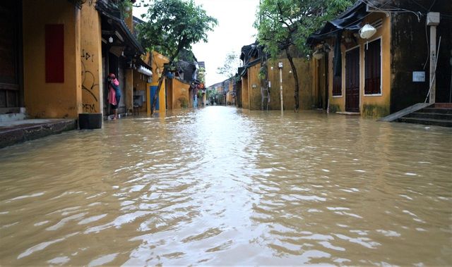 Dự báo thời tiết ngày và đêm nay (2/12): Miền Bắc sáng và đêm trời rét; Trung Bộ mưa to; Tây Nguyên, Nam Bộ mưa dông vài nơi; Tin lũ khẩn cấp Dự báo thời tiết ngày và đêm nay (2/12): Miền Bắc sáng và đêm trời rét; Trung Bộ mưa to; Tây Nguyên, Nam Bộ mưa dông vài nơi; Tin lũ khẩn cấp