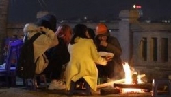 Dự báo thời tiết đêm nay và ngày mai (17-18/12): Hà Nội rét đậm rét hại, nền nhiệt thấp nhất 10 độ; Vùng núi cao phía Bắc có nơi dưới 5 độ