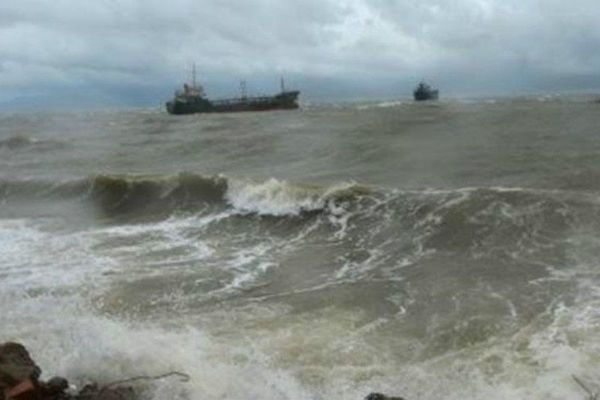 Dự báo thời tiết: Tin áp thấp gần Biển Đông khả năng mạnh thành bão Dự báo thời tiết: Tin áp thấp gần Biển Đông khả năng mạnh thành bão