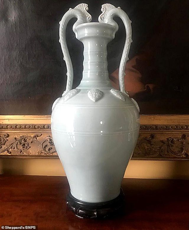 Tăng 3.000 lần, chiếc bình gốm có giá 1,5 triệu Euro