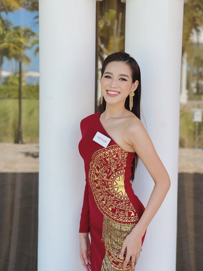 Tiếng Anh của dàn người đẹp Việt tại các cuộc thi nhan sắc quốc tế ngày càng cải thiện và giành nhiều thiện cảm