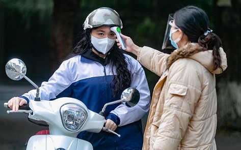 Học sinh THPT Hà Nội trở lại trường sau thời gian dài học trực tuyến vì dịch bệnh Covid-19.. (Nguồn: ngoisao.net)