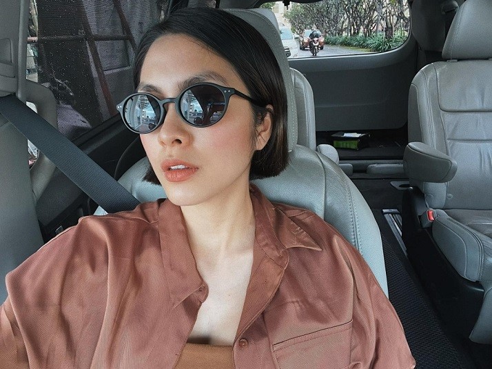 Tăng Thanh Hà gây bất ngờ với mái tóc ngắn đến vành tai. Kiểu tóc bob không mái giúp nữ diễn viên trông cá tính, trẻ trung.