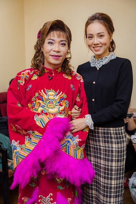 Ngọc Hà một lòng chăm sóc NSND Công Lý