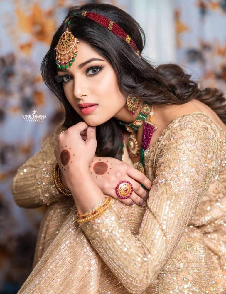 Vẻ đẹp quyến rũ và tràn đầy năng lượng của tân Hoa hậu Hoàn vũ 2021