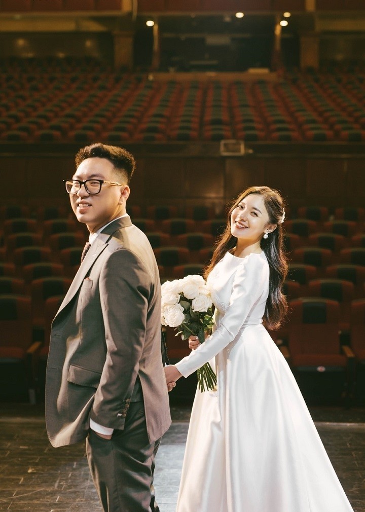 Xem ảnh cưới lung linh của MC trẻ VTV Phương Thảo Xem ảnh cưới lung linh của MC trẻ VTV Phương Thảo