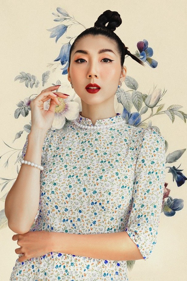 Cựu siêu mẫu Ngọc Quyên gửi nỗi nhớ quê nhà vào bộ trang phục áo dài Xuân cách điệu Cựu siêu mẫu Ngọc Quyên gửi nỗi nhớ quê nhà vào bộ trang phục áo dài Xuân cách điệu