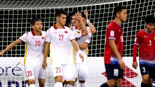 hlv thai lan thich cach phong ngu cua tuyen viet nam doi manh nhat aff cup 2020