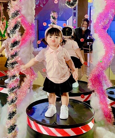 Ngắm những hình ảnh xinh xắn, đáng yêu của Lisa - Leon nhà Hồ Ngọc Hà và con gái Đông Nhi