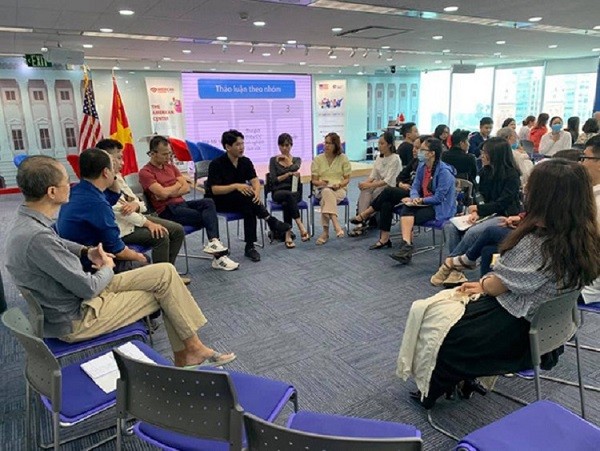 1. Hội thảo cung cấp thông tin về học bổng Fulbright của Chính phủ Mỹ tại TP.HCM. (Nguồn: TLS Hoa Kỳ) 1. Hội thảo cung cấp thông tin về học bổng Fulbright của Chính phủ Mỹ tại TP.HCM. (Nguồn: TLS Hoa Kỳ)