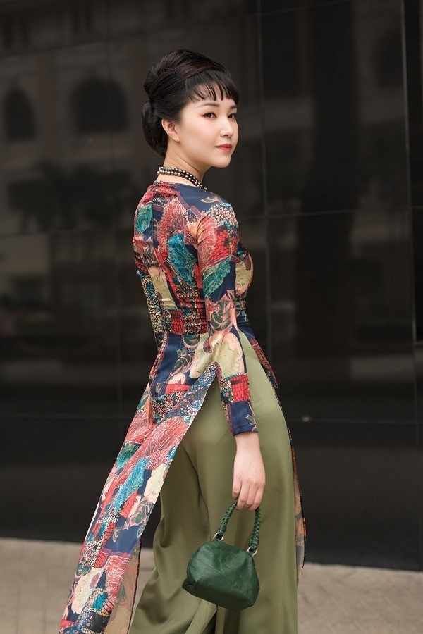 Á hậu Hoàng Thùy, Ngọc Trân hóa 'nàng thơ' trong BST áo dài của người phụ nữ Sài thành xưa