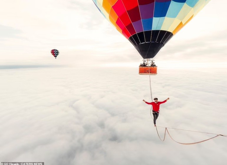 Người đàn ông Brazil phá kỷ lục thế giới, đi thành công trên dây ở độ cao 1.900 mét