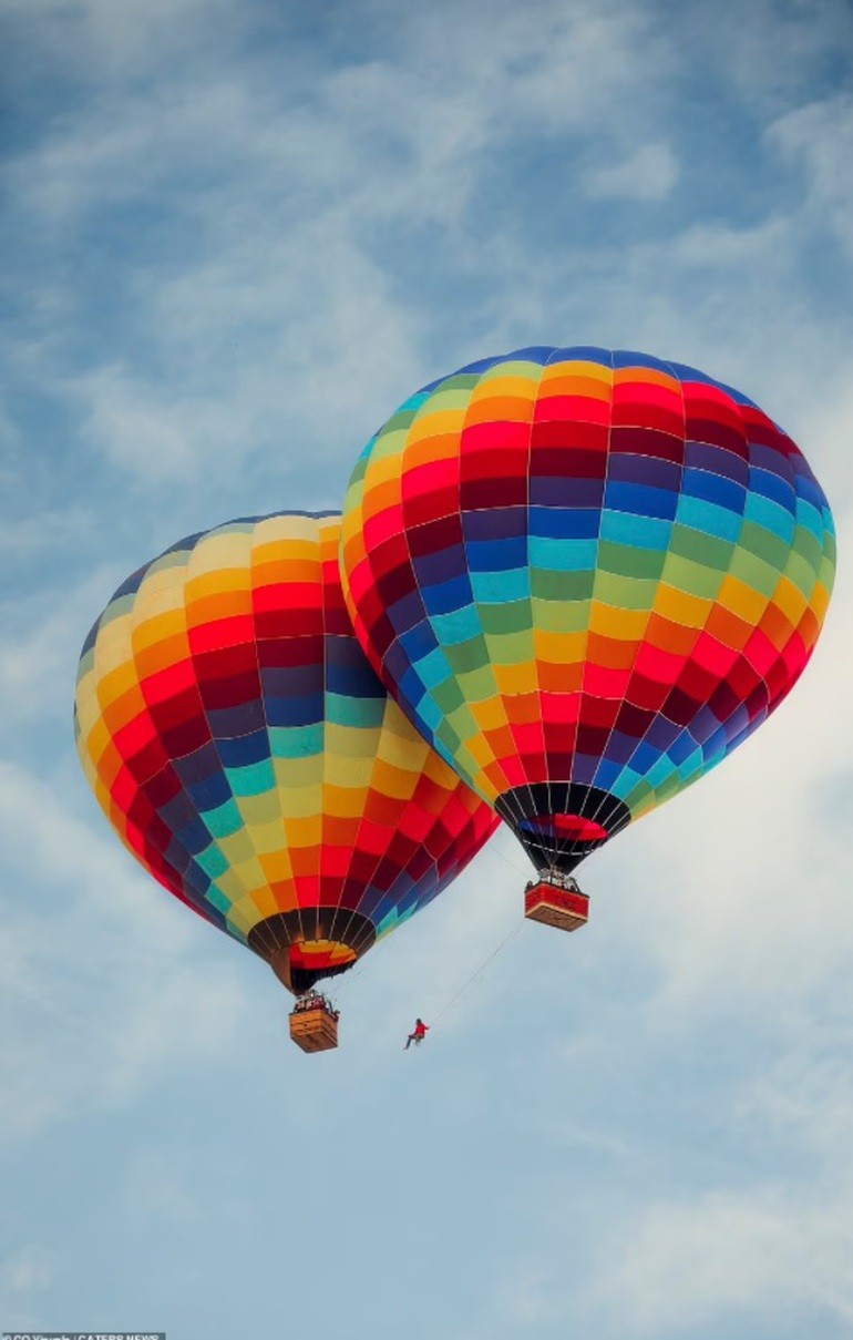 Người đàn ông Brazil phá kỷ lục thế giới, đi thành công trên dây ở độ cao 1.900 mét