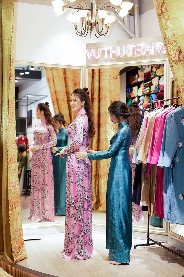 Á hậu Thụy Vân, MC Thu Hương sắm áo dài cho các chương trình truyền cuối năm, đầu Xuân mới
