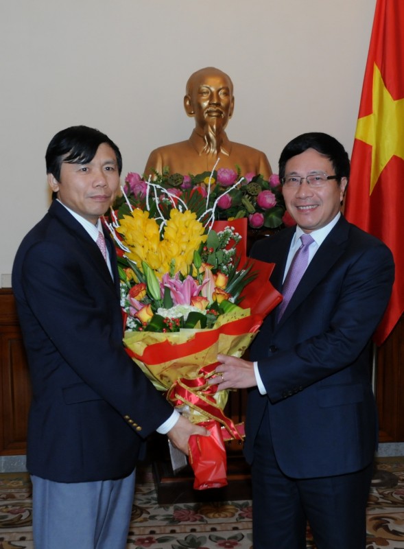 bo ngoa i giao trao quyet dinh bo nhiem thu truong mo i