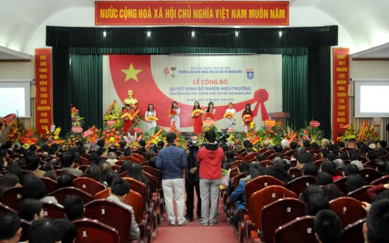 le cong bo quyet dinh bo nhiem tan hieu truong