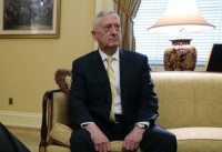 tong thong trump bi kien do de xay ra xung dot loi ich