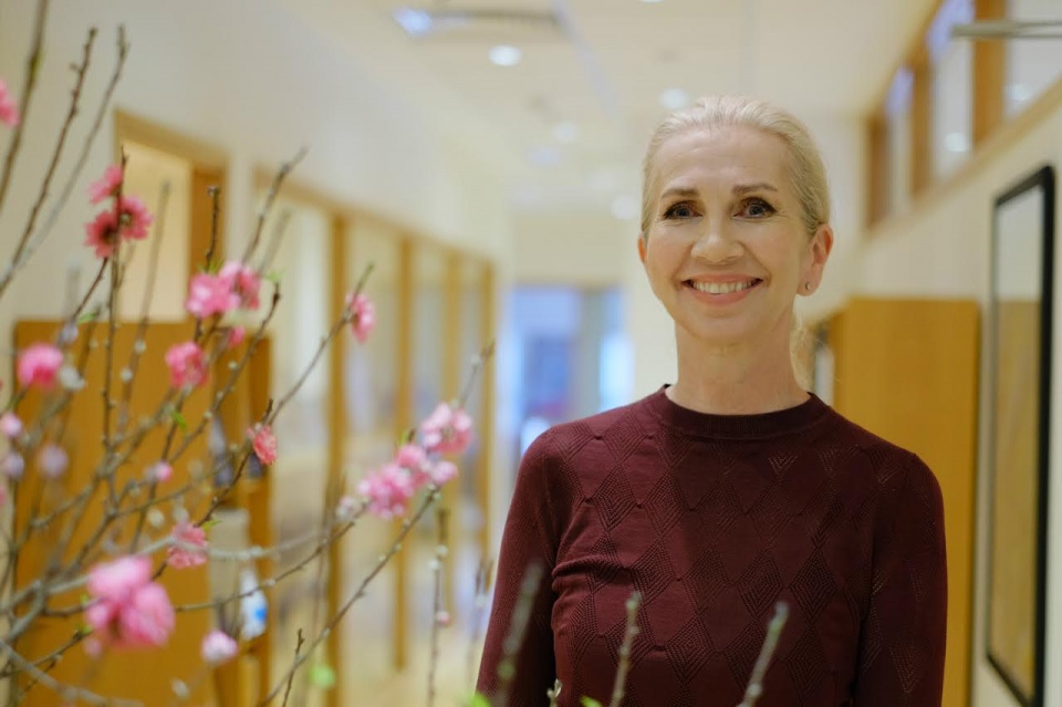 dai su na uy chia se quan diem ve hanh phuc va hoa binh